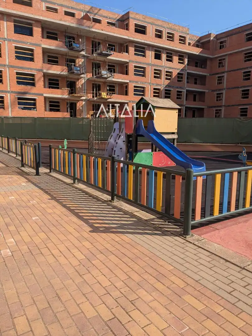 Vista exterior de Pis en venda en Cuenca amb Calefacció, Traster i Piscina