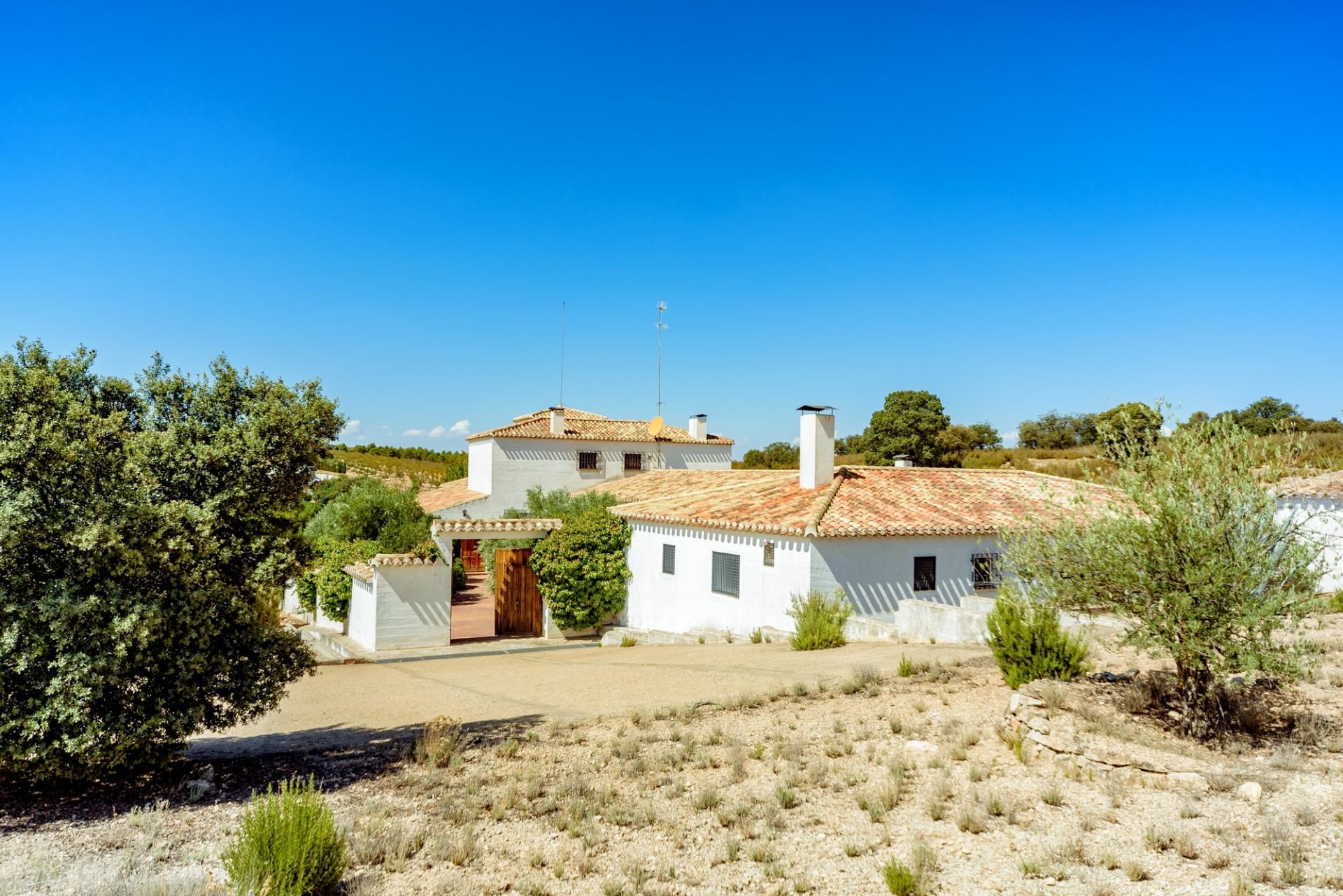 Außenansicht von Country house zum verkauf in El Bonillo mit Heizung, Privatgarten und Terrasse