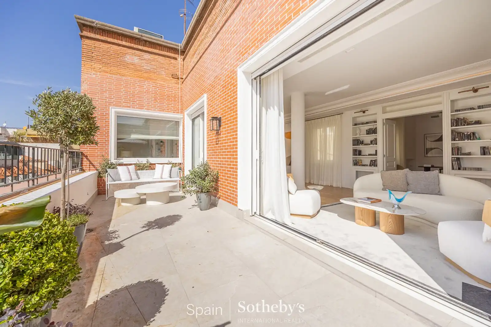 Penthouse mit Aufzug zum Verkauf in Serrano Anguita