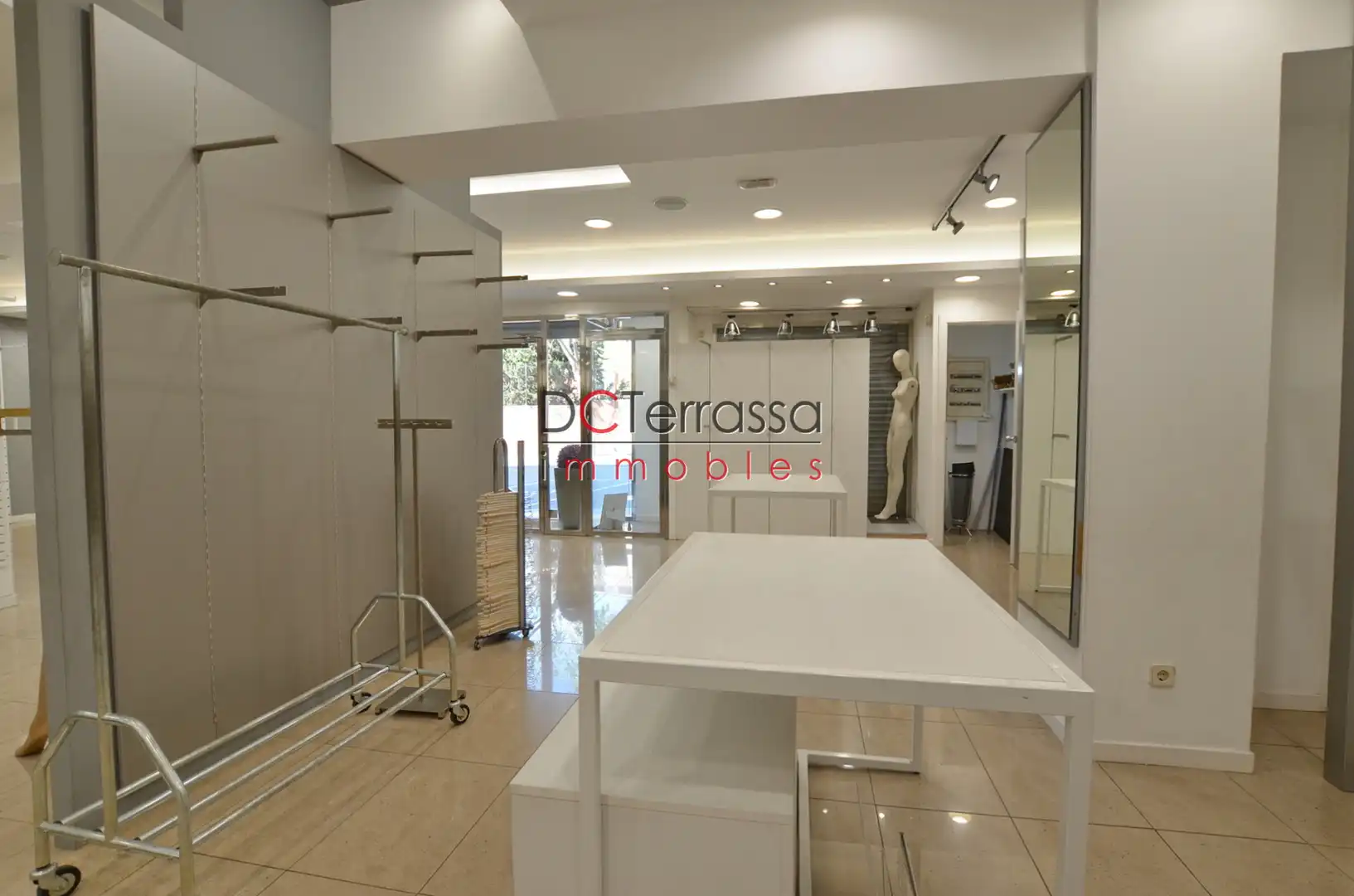 Local en venta en Terrassa con Aire acondicionado, Calefacción y Amueblado