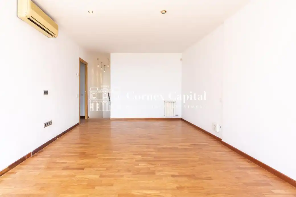 Sala d'estar de Dúplex en venda en Barcelona amb Aire condicionat, Calefacció i Jardí privat