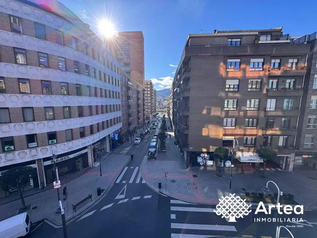 Oficina amb ascensor en venda a Agirre Lehendakariaren Etorbidea