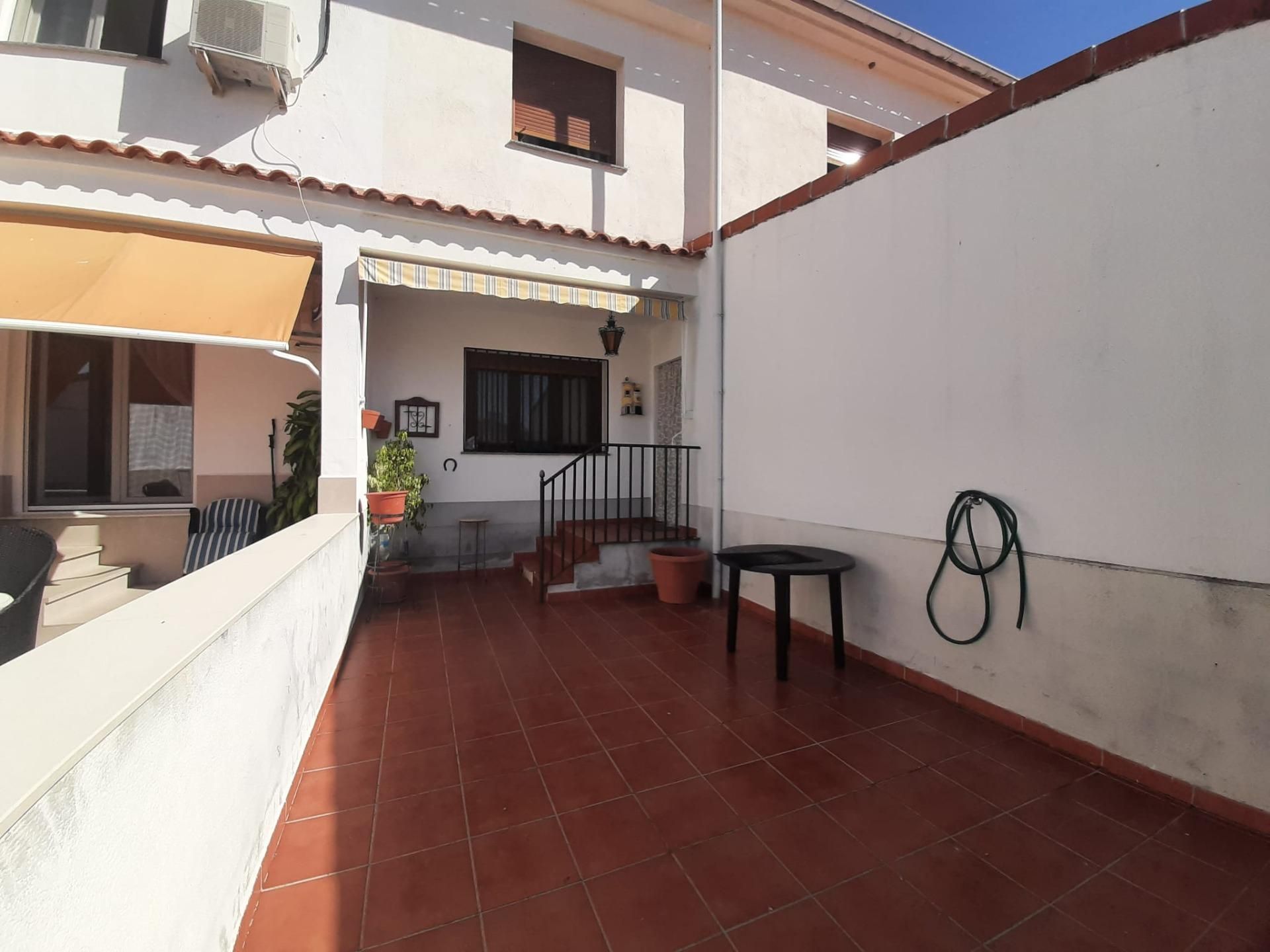 Terrace of Single-family semi-detached for sale in Torrequemada