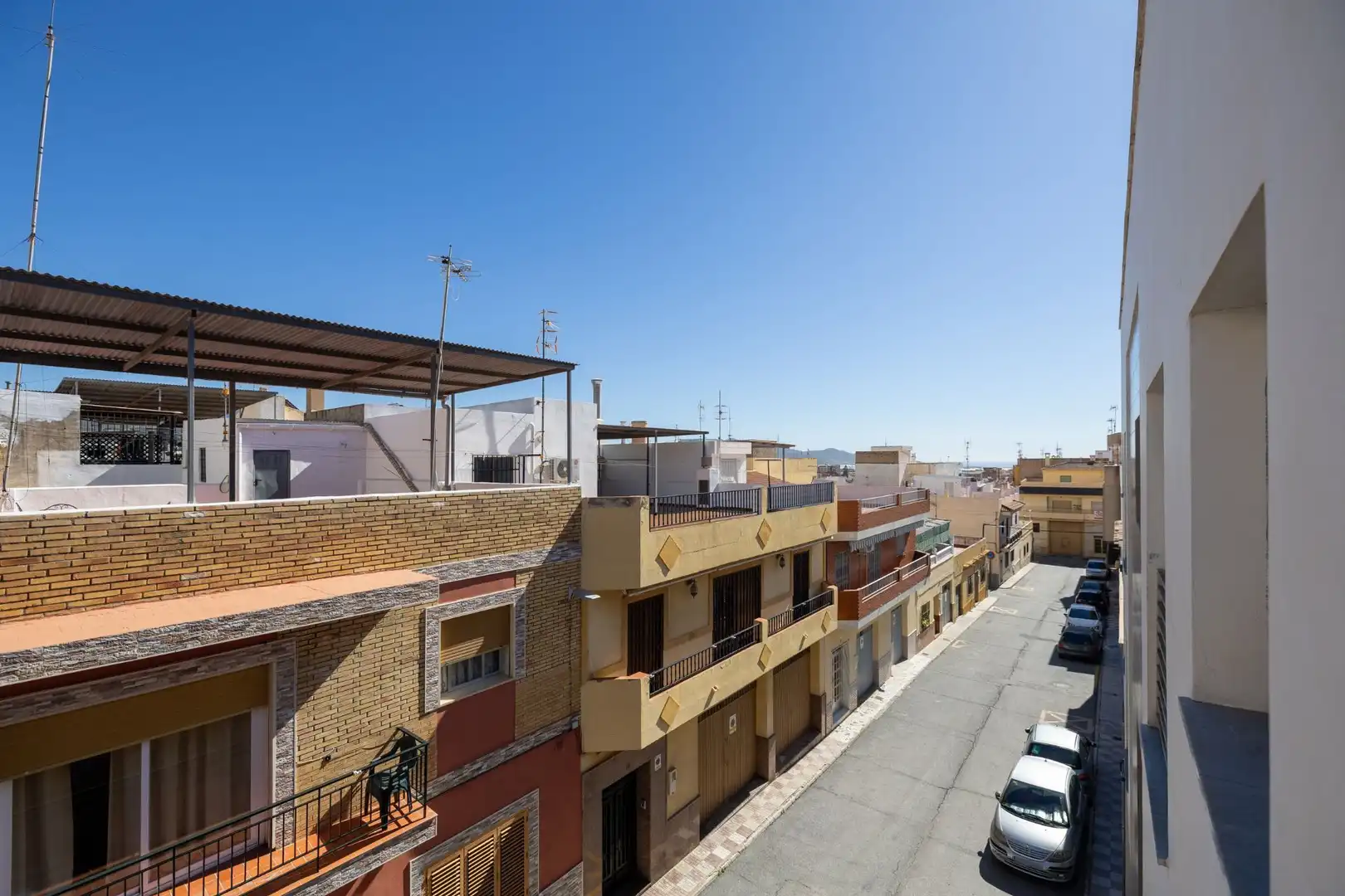 Vista exterior de Casa adosada en venta en Motril con Aire acondicionado, Calefacción y Terraza