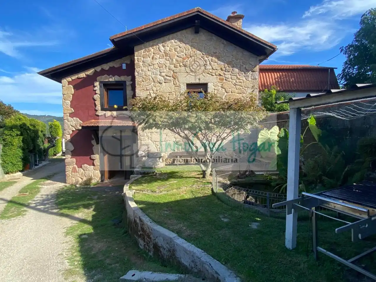 House with pool for sale in Mos