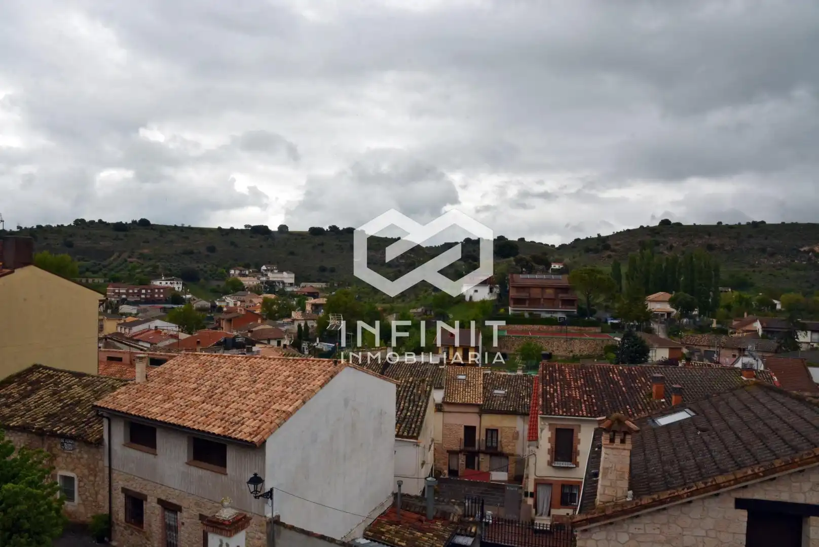 Exterior view of Houses for sale in Peñalver  with Private garden and Balcony