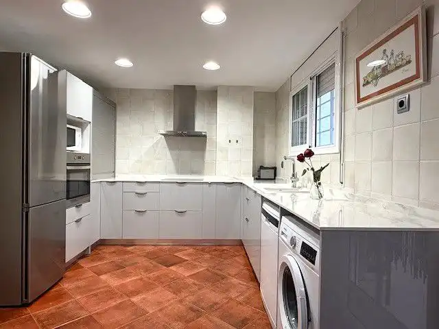 Cocina de Casa o chalet en venta en Sant Boi de Llobregat con Aire acondicionado, Calefacción y Jardín privado