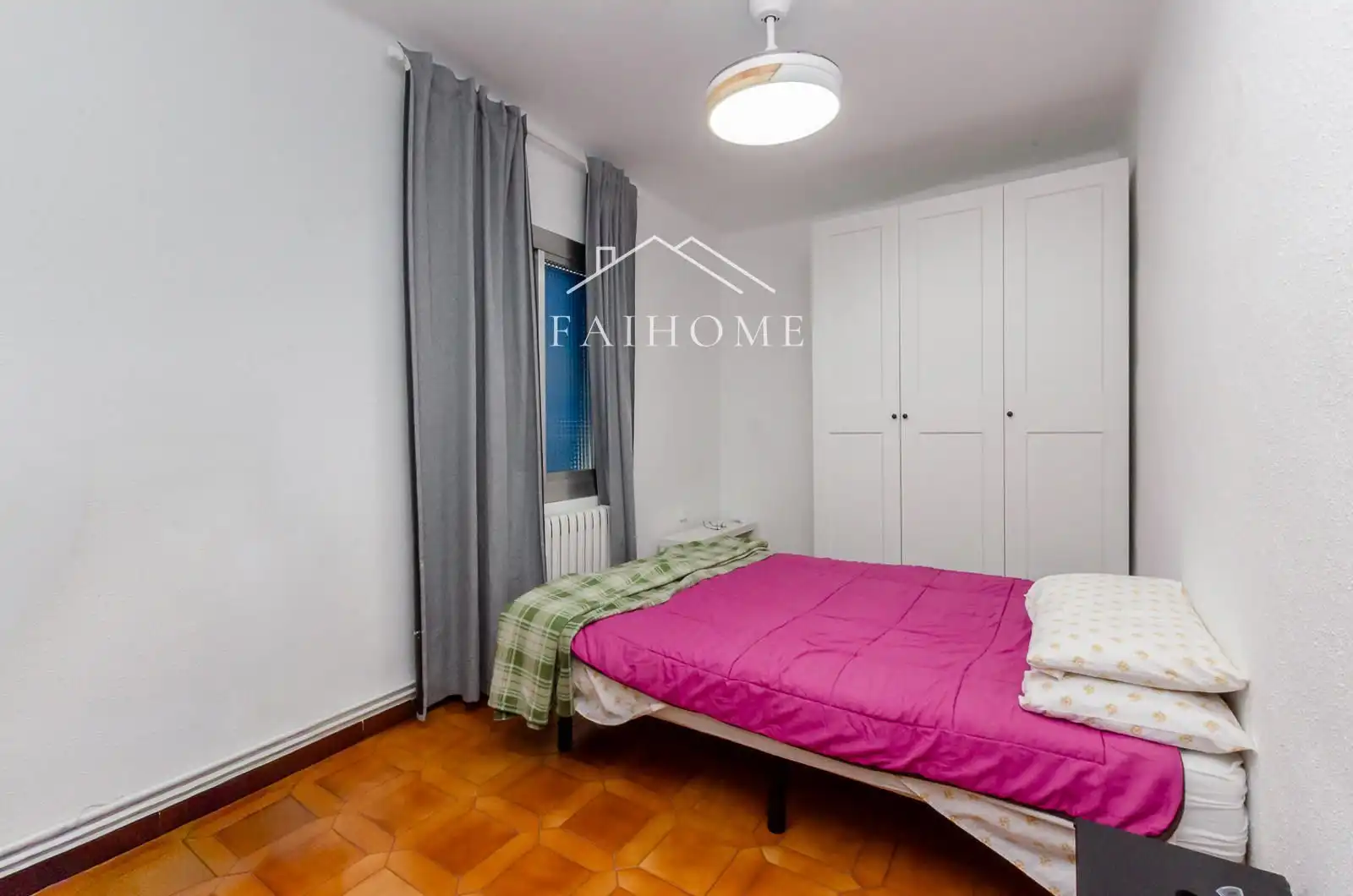 Habitación de Piso en venta en Sabadell con Calefacción, Parquet y Terraza