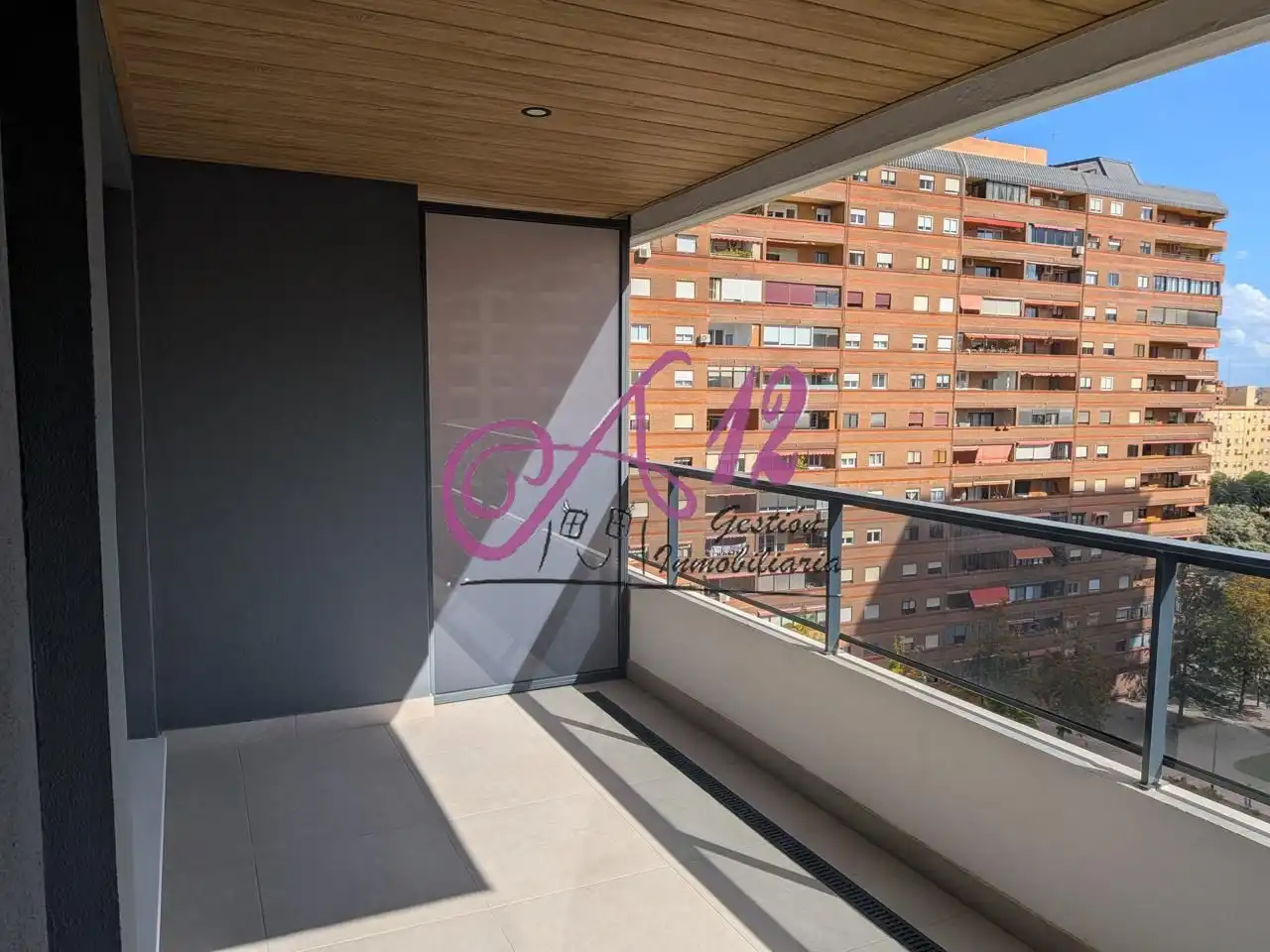 Terrasse von Wohnung zur Miete in Valencia mit Klimaanlage, Terrasse und Abstellraum