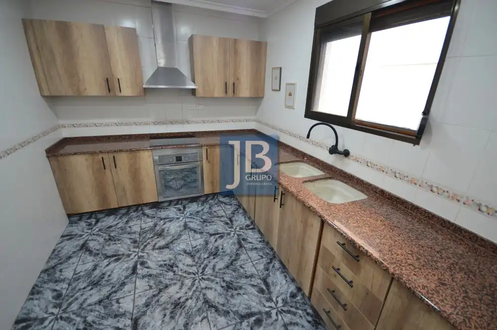 Cuina de Casa adosada en venda en L'Alcúdia de Crespins amb Terrassa, Moblat i Forn