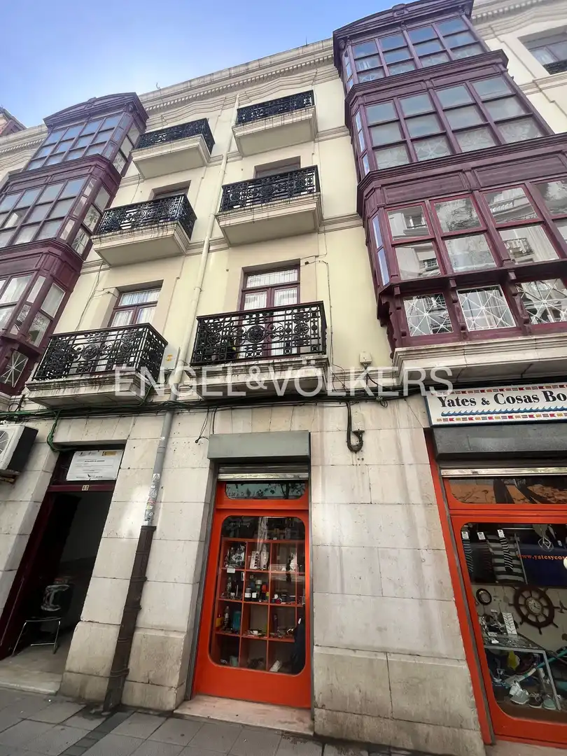 Außenansicht von Wohnung zum Verkauf in Santander mit Heizung