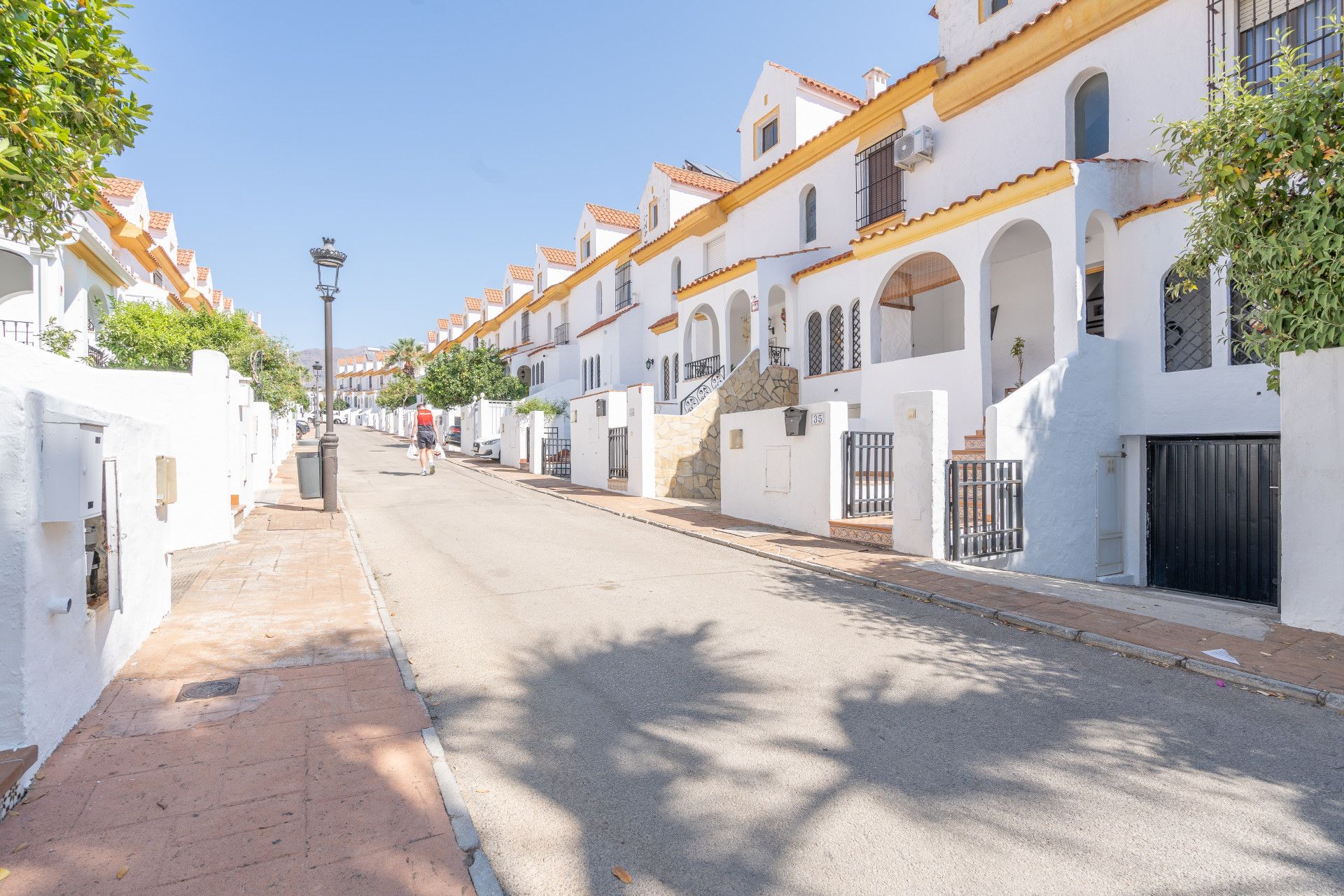 Exterior view of Single-family semi-detached for sale in Estepona  with Air Conditioner, Private garden and Terrace
