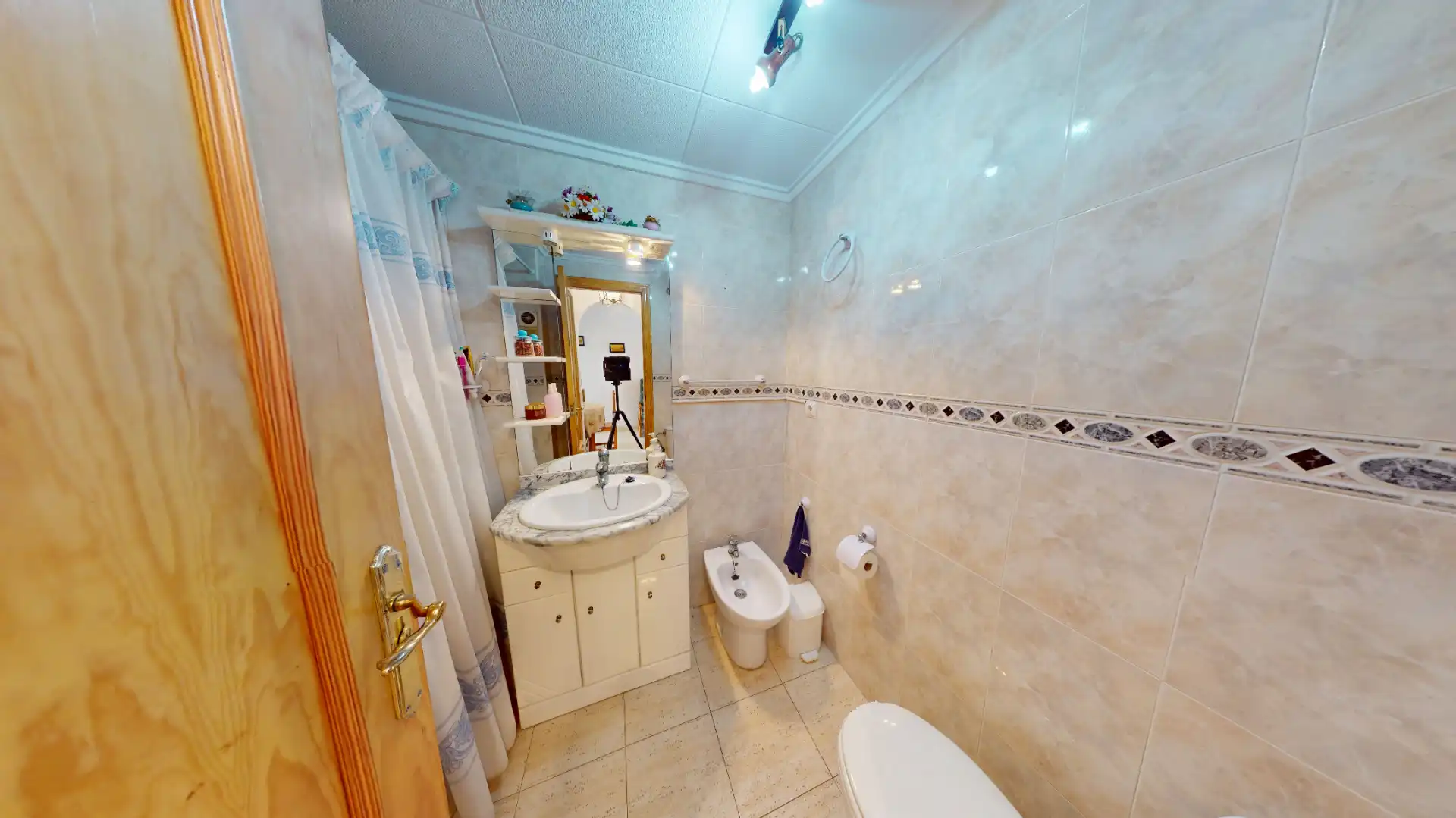 Badezimmer von Wohnung zum Verkauf in Torrevieja mit Klimaanlage, Heizung und Möbliert