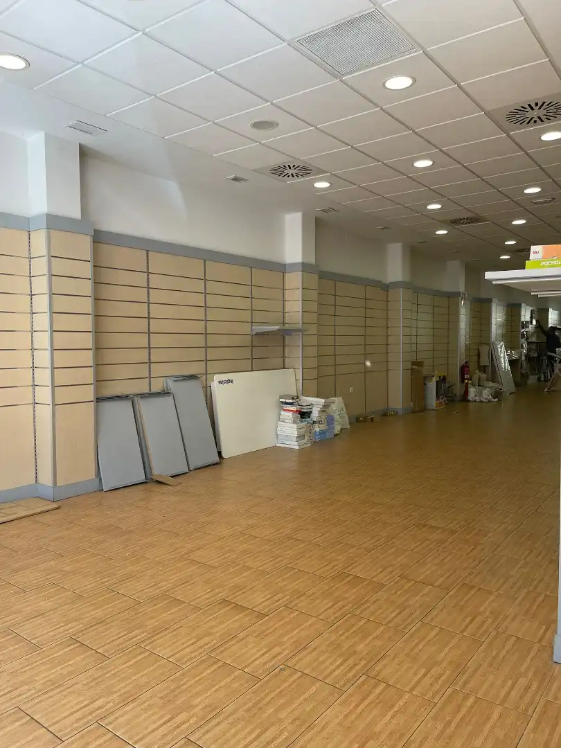 Locale commerciale in vendita a Avenida de la Vera 18, imagen 11