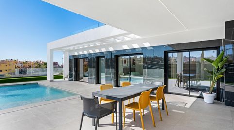VILLA CON PISCINA PRIVADA Y ZONA DE APARCAMIENTO EN PARCELA, immagine 5