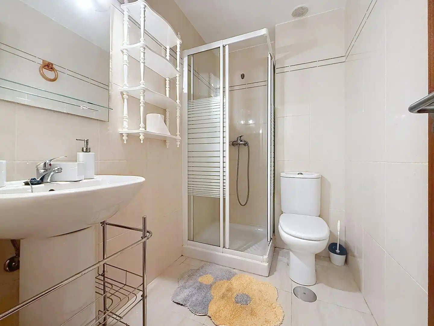 Bathroom of Apartments for sale in Boiro  with Furnished and Balcony