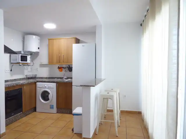 Küche von Wohnungen zur Miete in Vélez-Málaga mit Terrasse, Abstellraum und Möbliert
