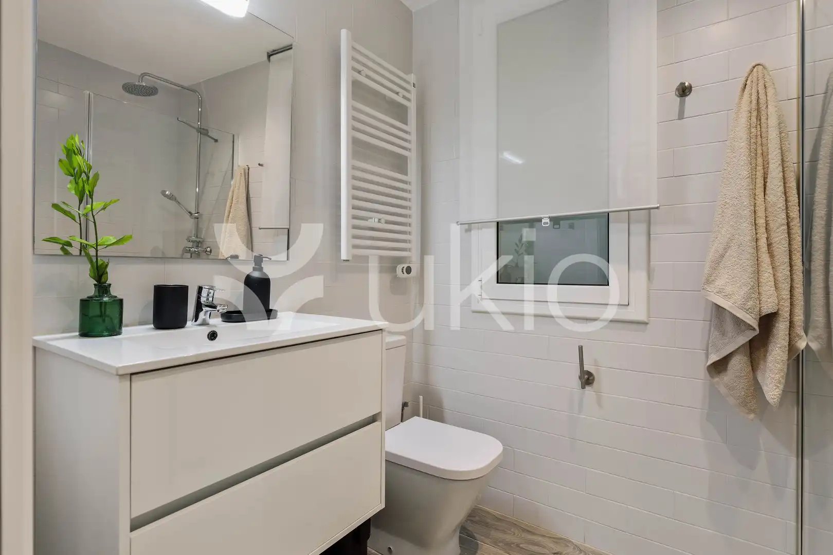 Bathroom of Apartments for rent in Barcelona  with Air Conditioner, Heating and Furnished