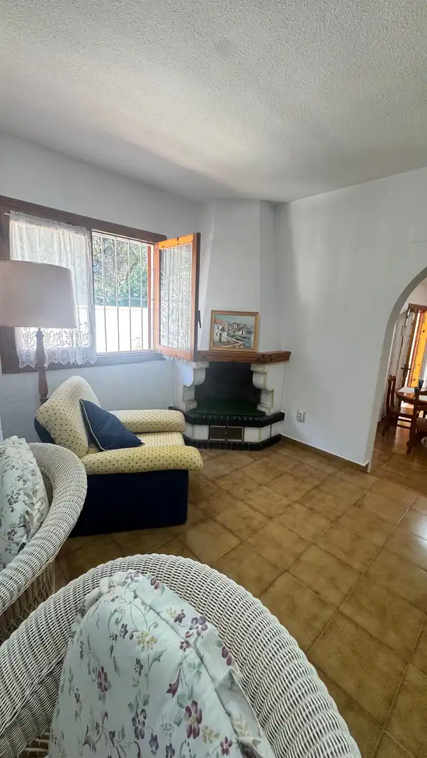 Sala d'estar de Casa adosada en venda en Orihuela amb Moblat