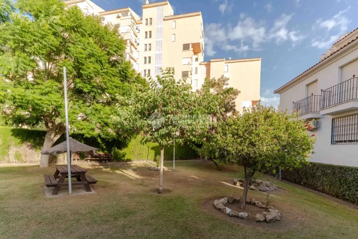 Jardín de Casa adosada en venta en Motril con Terraza, Trastero y Balcón