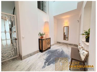 Piso con ascensor en venta en Calle Veedor 15