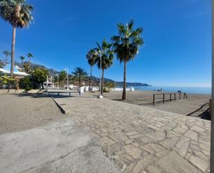 Vista exterior de Casa o xalet en venda en Nerja amb Aire condicionat i Terrassa