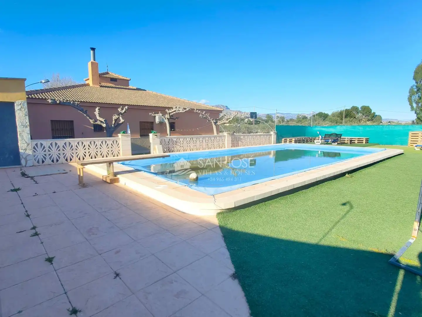 Villa avec piscine à vendre à Novelda