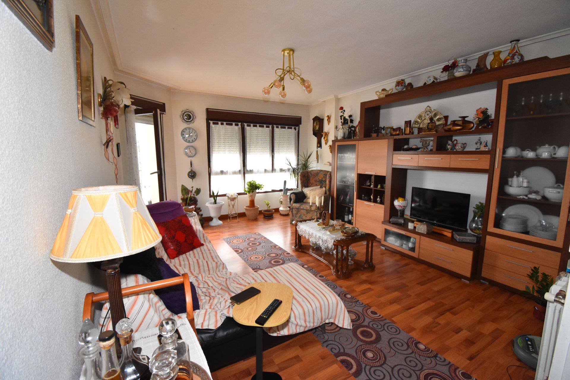 Sala d'estar de Pis en venda en Colindres amb Moblat