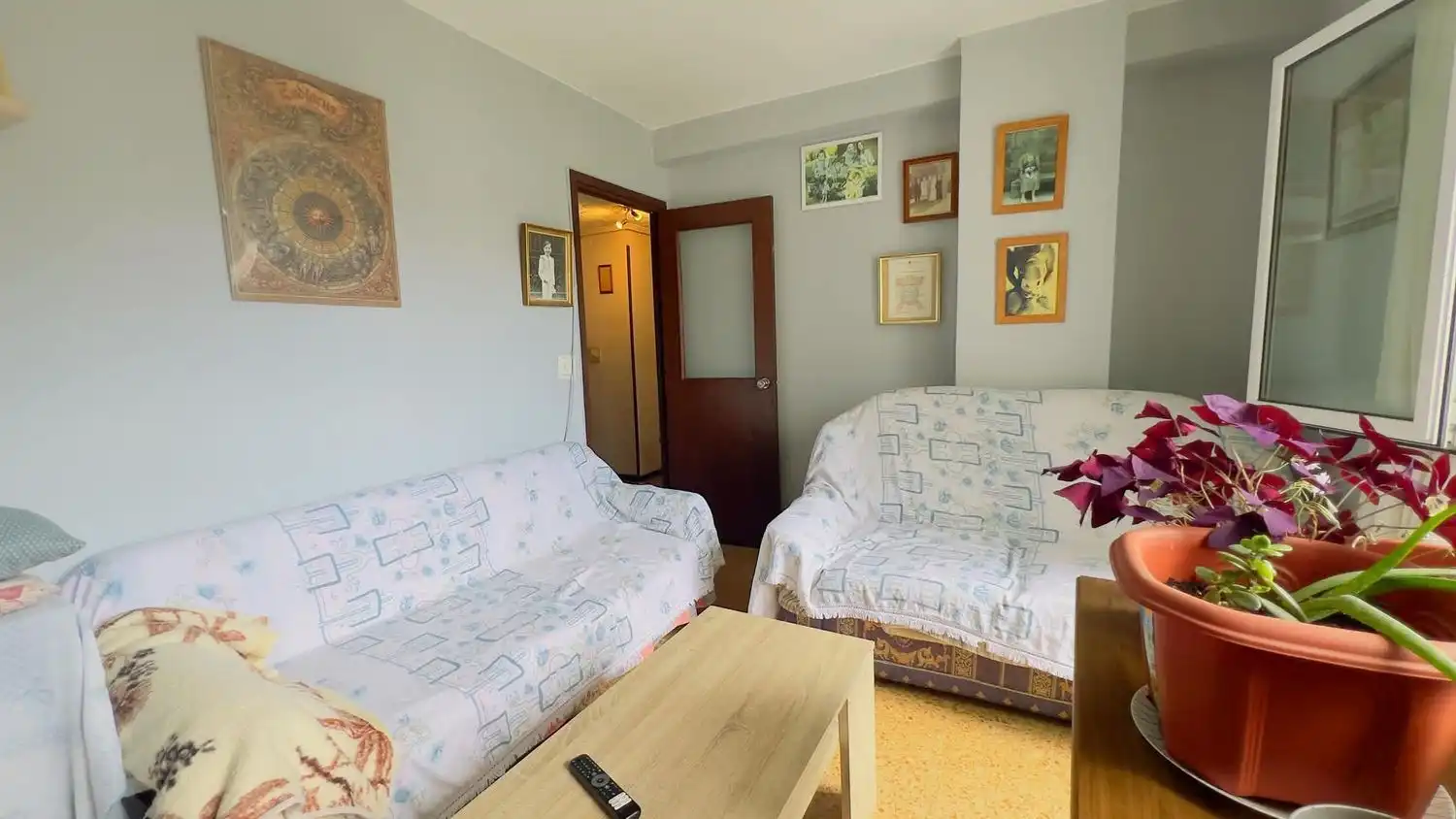 Sala d'estar de Pis en venda en Gijón  amb Piscina