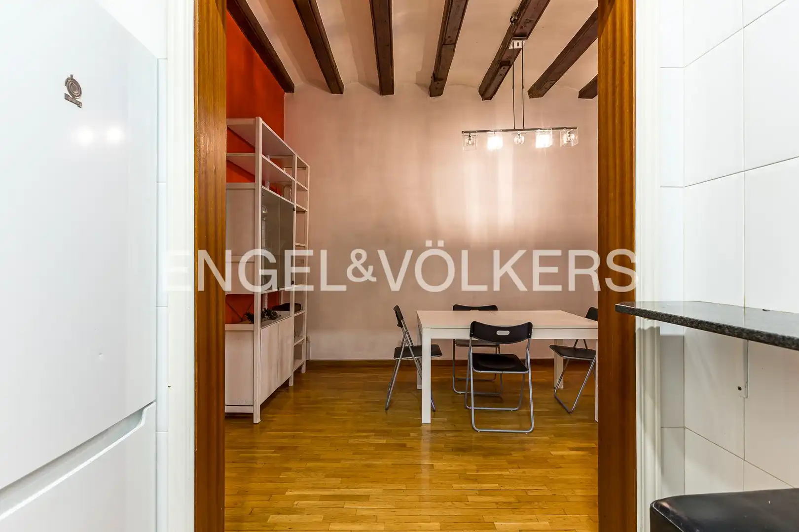 Comedor de Piso en venta en Barcelona con Calefacción, Amueblado y Balcón