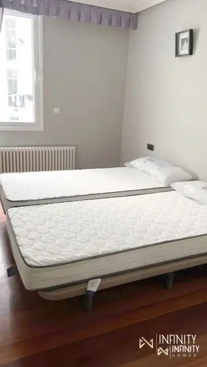 Schlafzimmer von Wohnung zur Miete in Bilbao  mit Heizung und Abstellraum