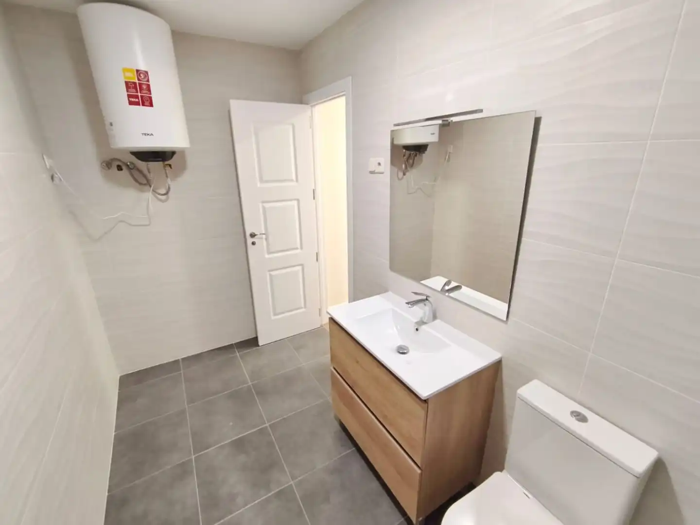Bathroom of Flat for rent in Madrid  with Heating and Furnished