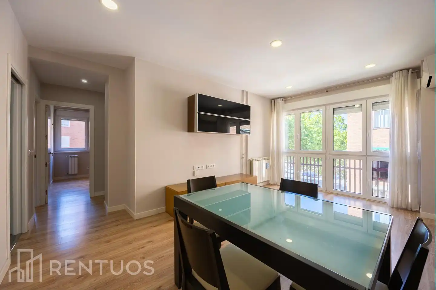 Flat with lift to rent in Calle de Valdevarnes, imagen 2