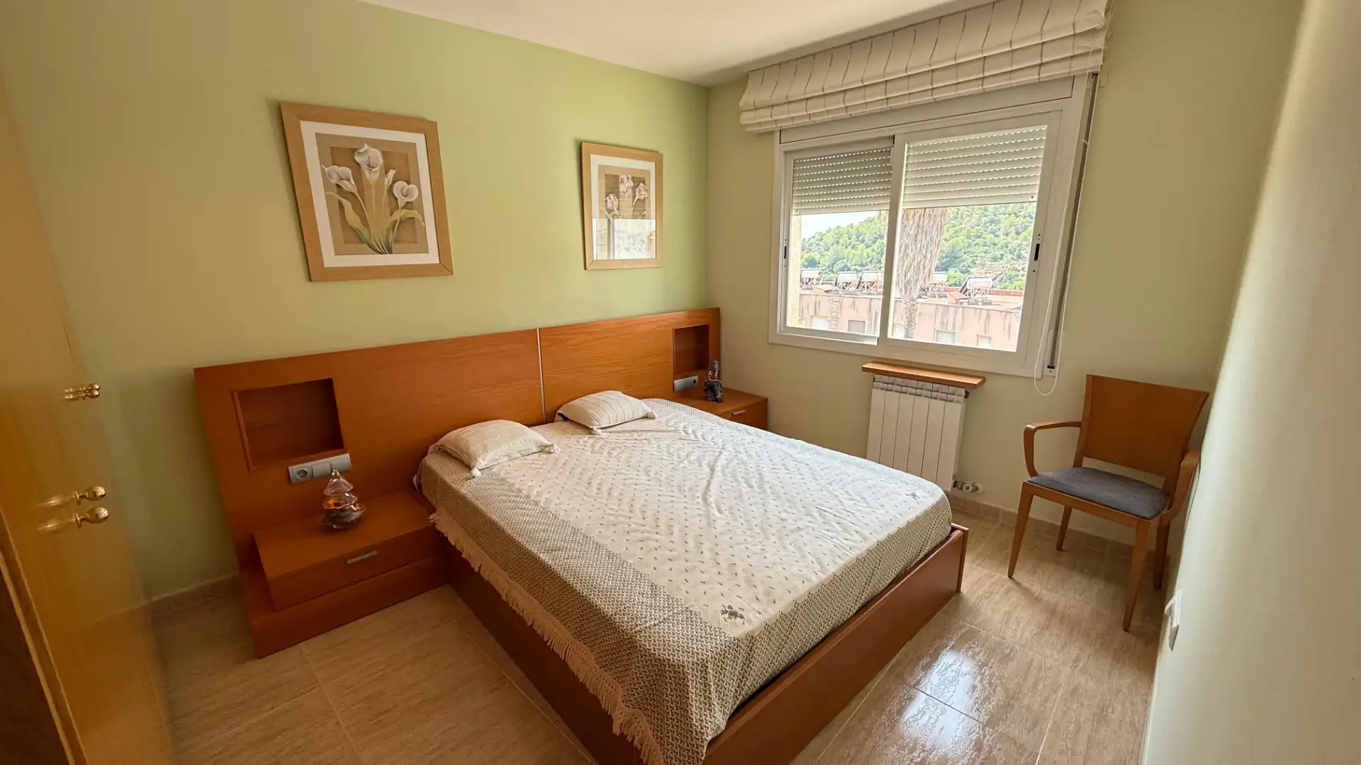 Habitación de Casa adosada en venta en Roda de Berà con Calefacción, Jardín privado y Terraza