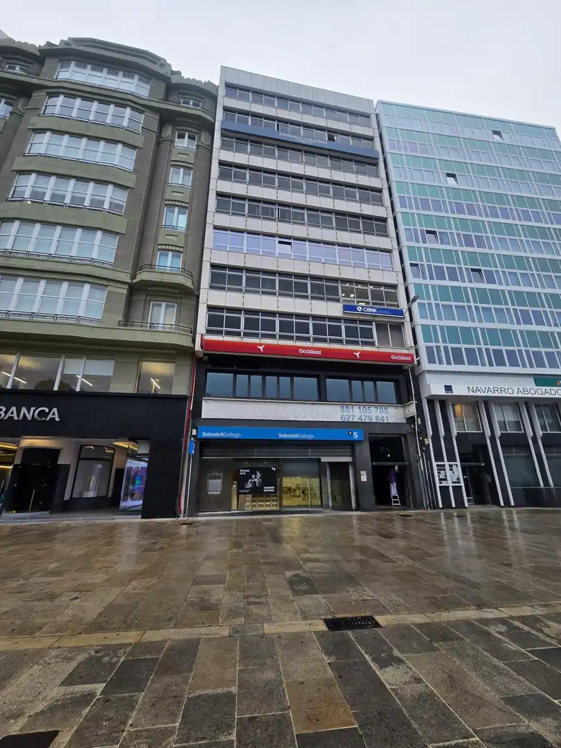 Vista exterior de Oficina en venta en A Coruña Capital 