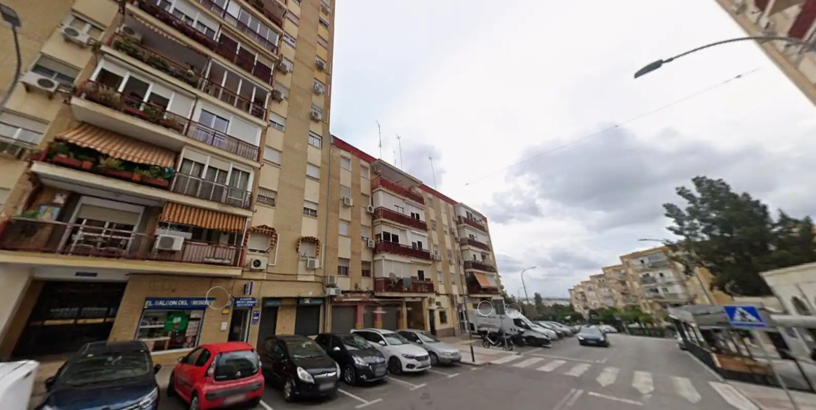 Pis en venda a JULIO CESAR, Balcón de Sevilla - Atalaya - La Uva - La Extremeña
