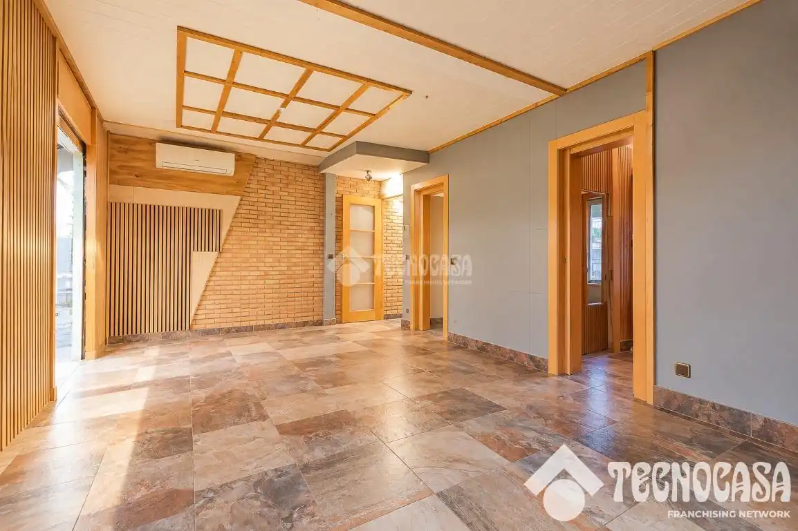 Casa aparellada amb terrassa en venda a Cerdanyola, imagen 13
