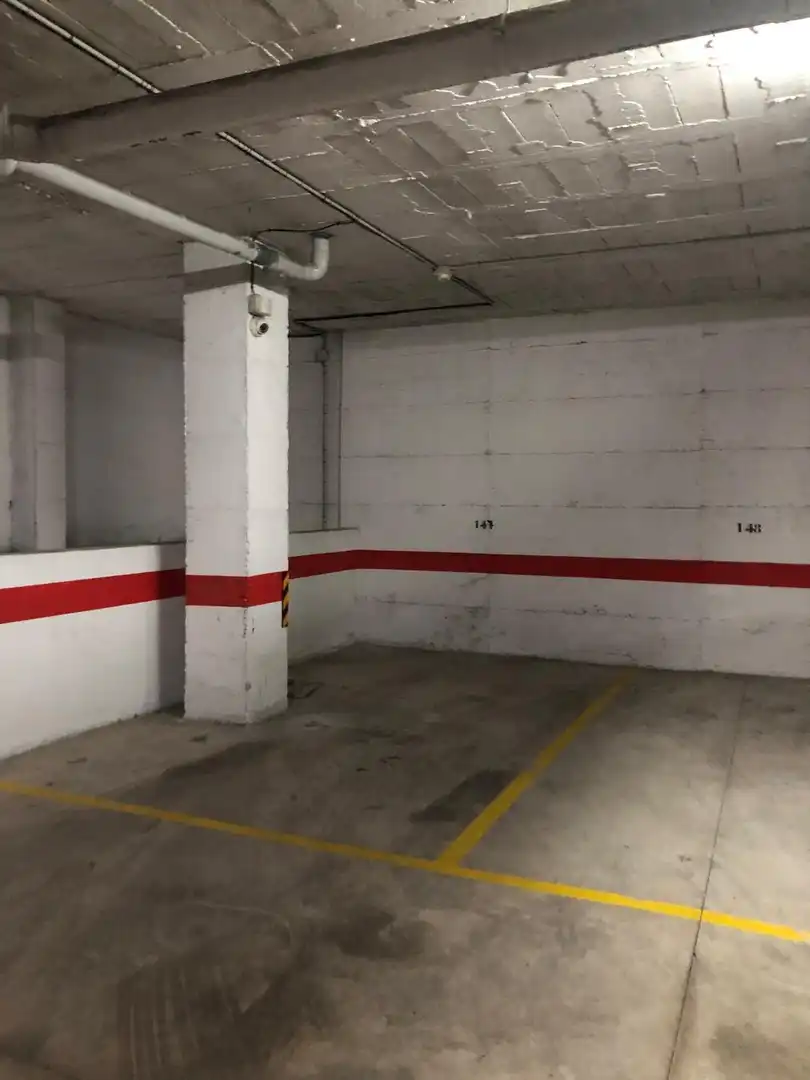 Parkplatz von Wohnung zur Miete in Fuengirola mit Klimaanlage, Terrasse und Möbliert