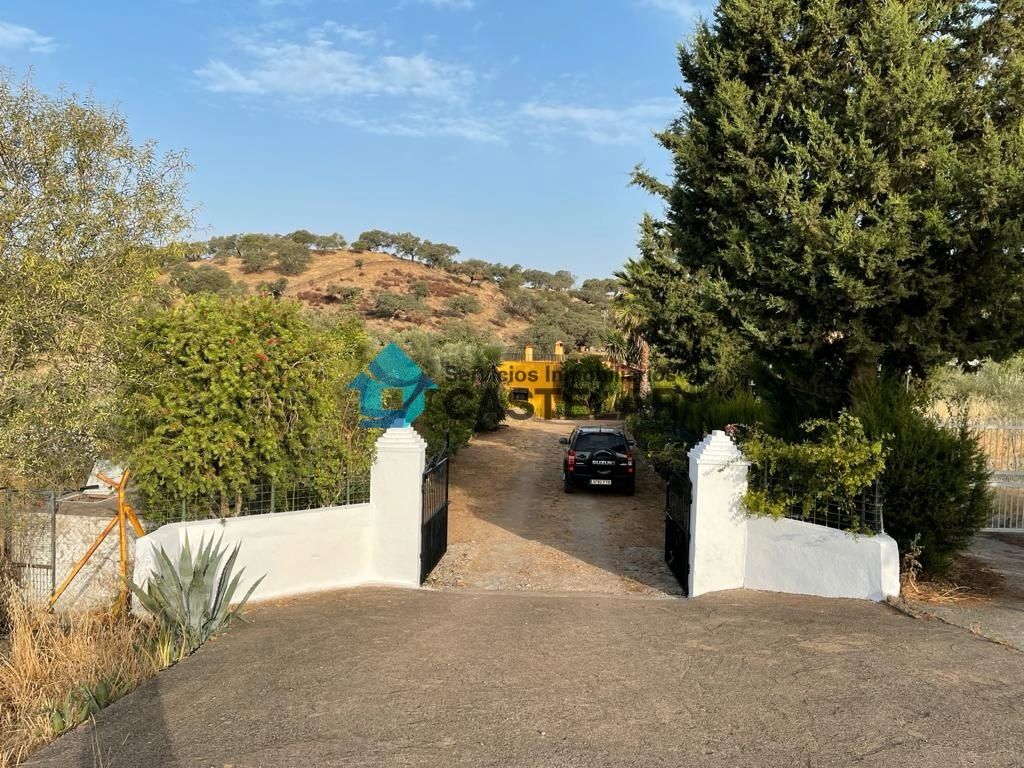 Vista exterior de Casa o xalet en venda en Oliva de la Frontera amb Moblat