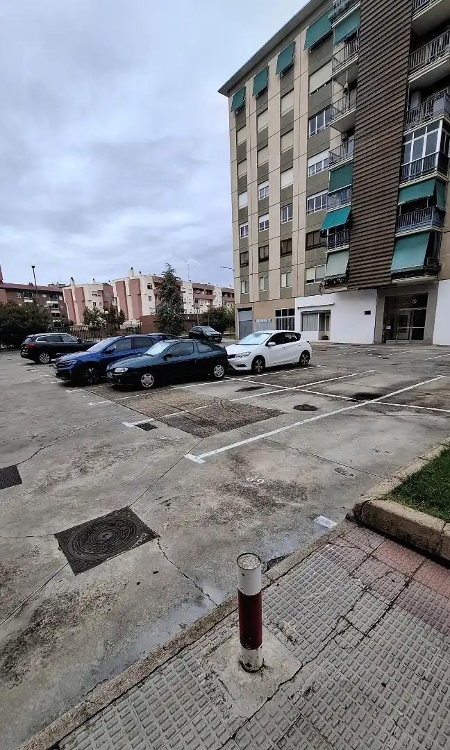 Einzelparkplatz mit Aufzug zur Miete in Calle Obispo Lepe, imagen 2