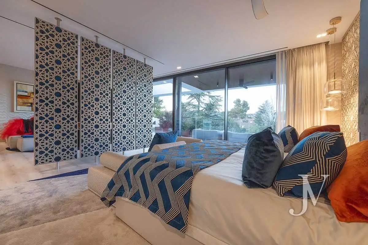 Bedroom of Houses for sale in Madrid  with Air Conditioner, Heating and Private garden