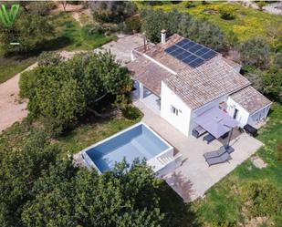 Jardí de Finca rústica en venda en Las Cabezas de San Juan amb Terrassa i Piscina