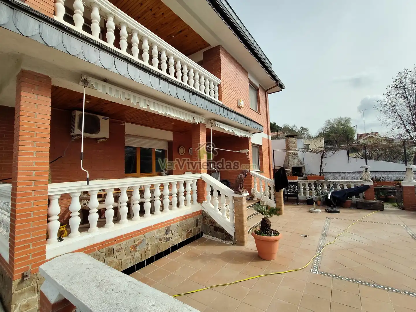 Terrassa de Casa o xalet en venda en Cerdanyola del Vallès amb Calefacció, Jardí privat i Parquet