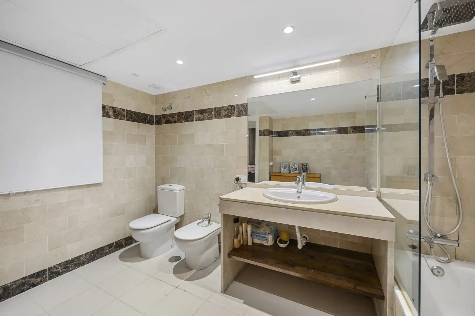 Baño de Apartamento en venta en Benahavís con Aire acondicionado, Terraza y Piscina