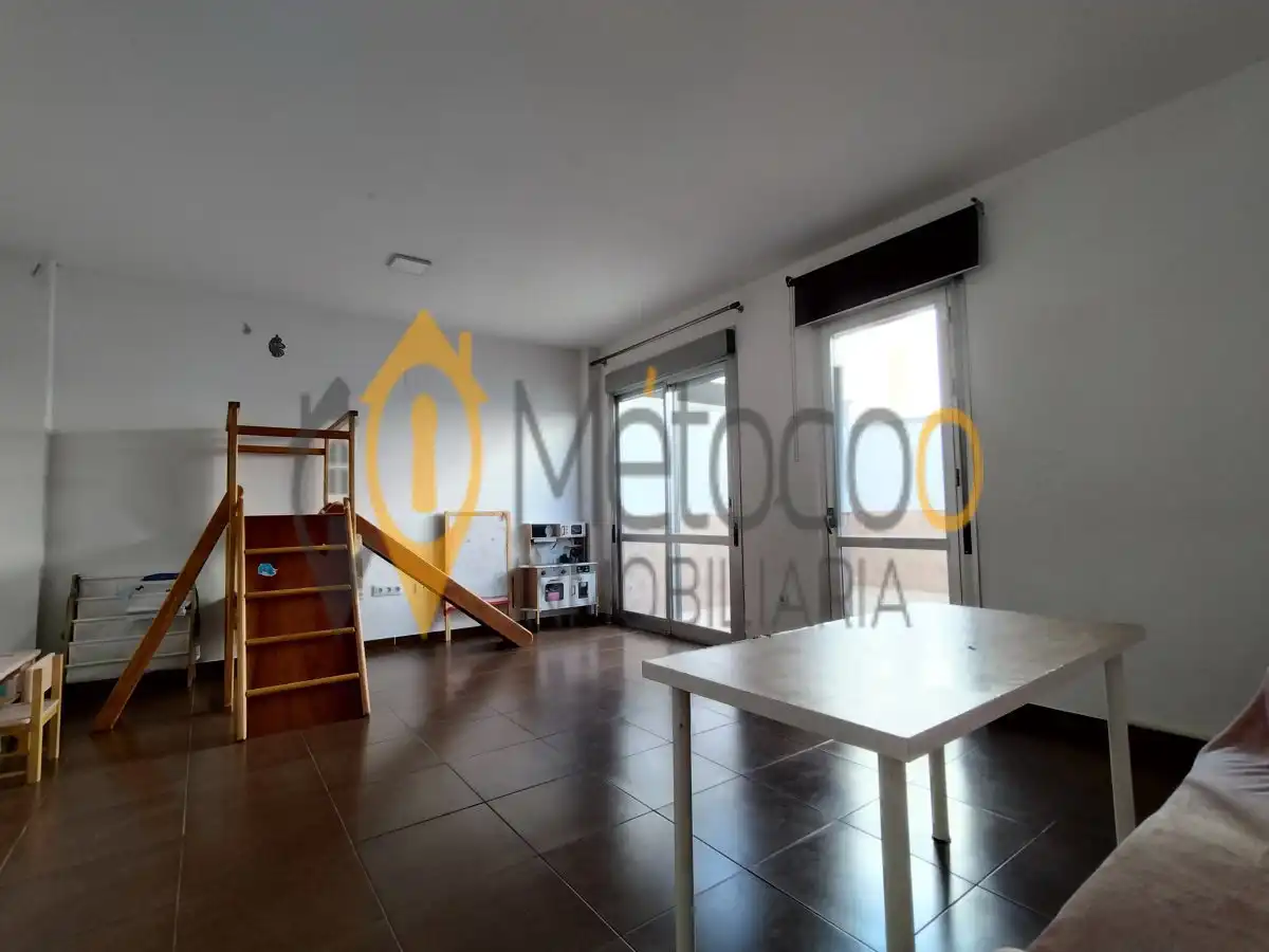 Sala de estar de Casa adosada en venta en La Rinconada con Terraza y Trastero