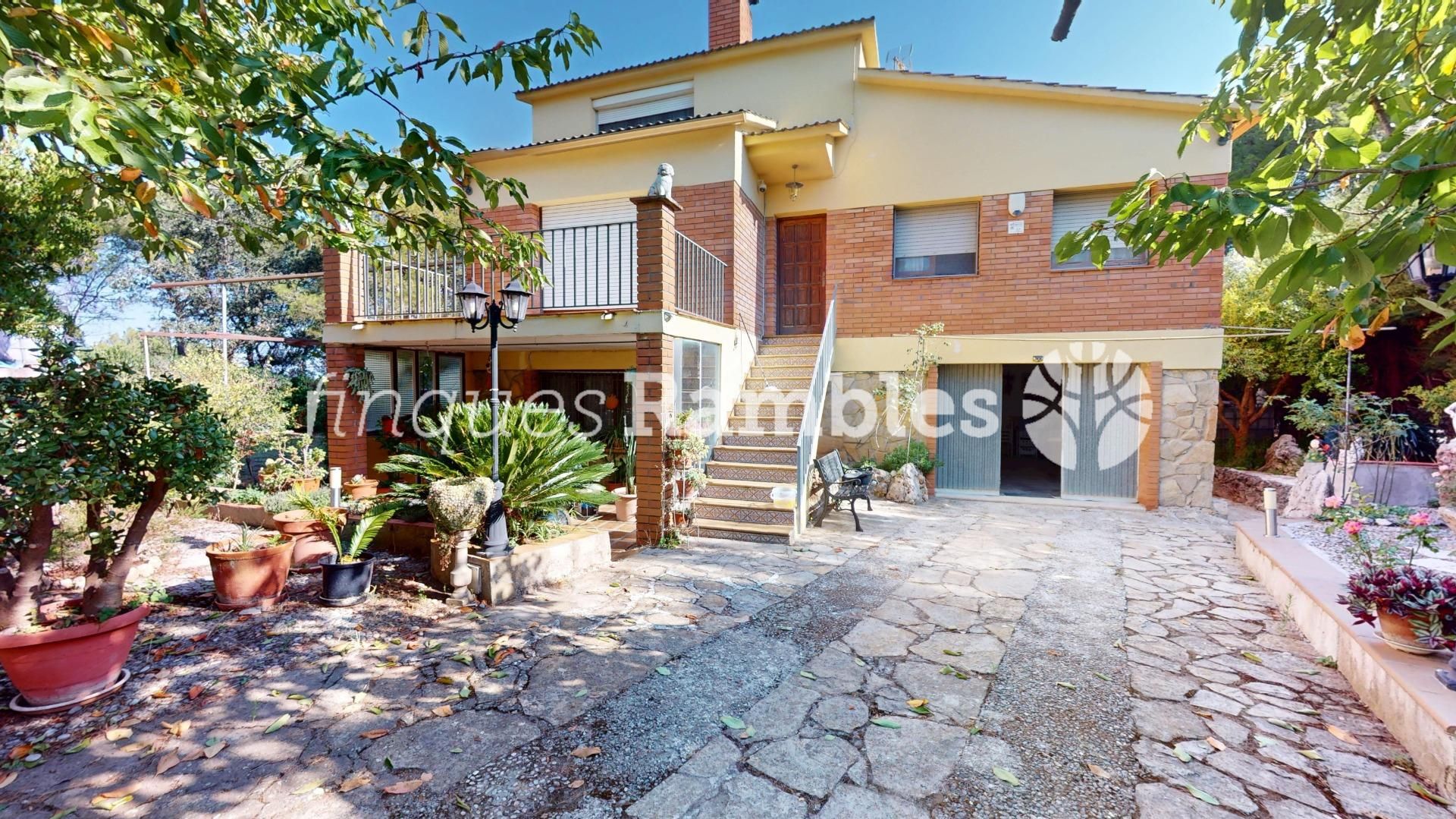 Vista exterior de Casa o chalet en venta en Cabrera d'Anoia con Jardín privado