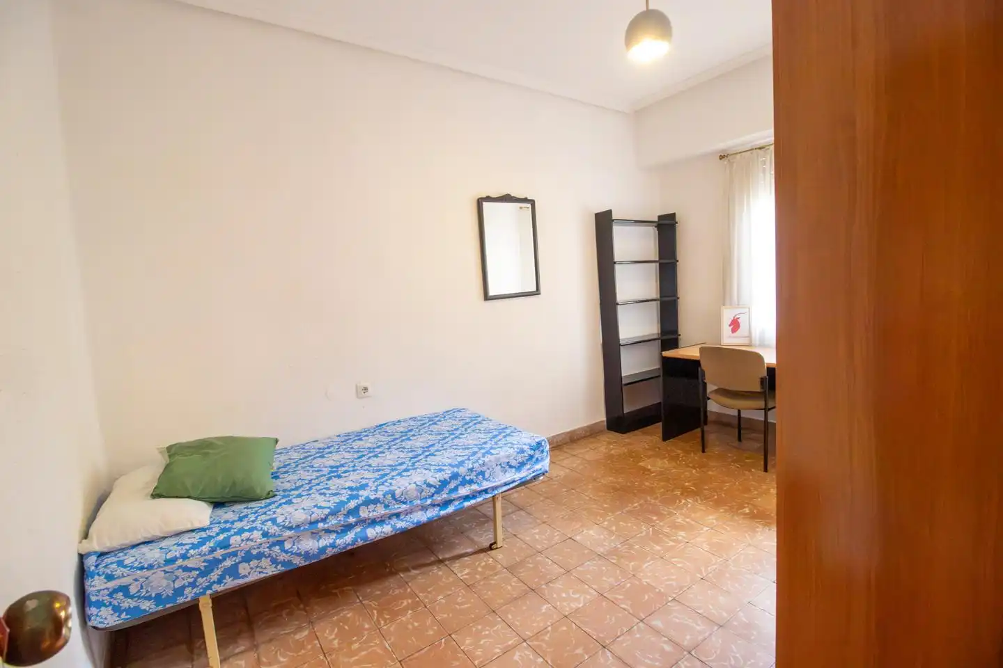 Schlafzimmer von Wohnung zur Miete in Valencia mit Möbliert
