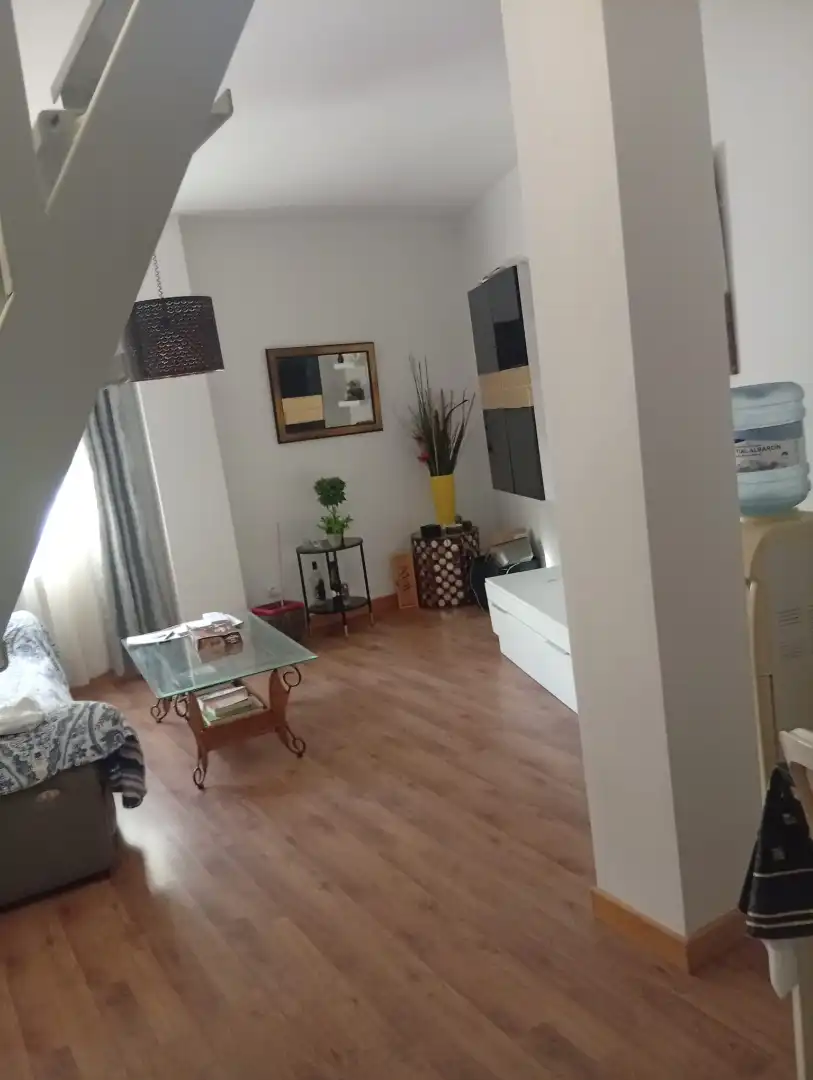 Sala d'estar de Àtic de lloguer en Ocaña amb Calefacció, Terrassa i Moblat