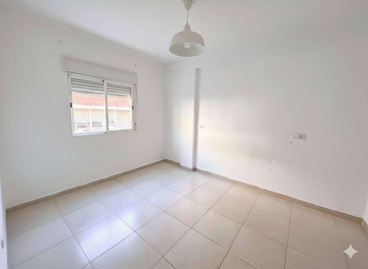 Bedroom of Flat for sale in  Almería Capital