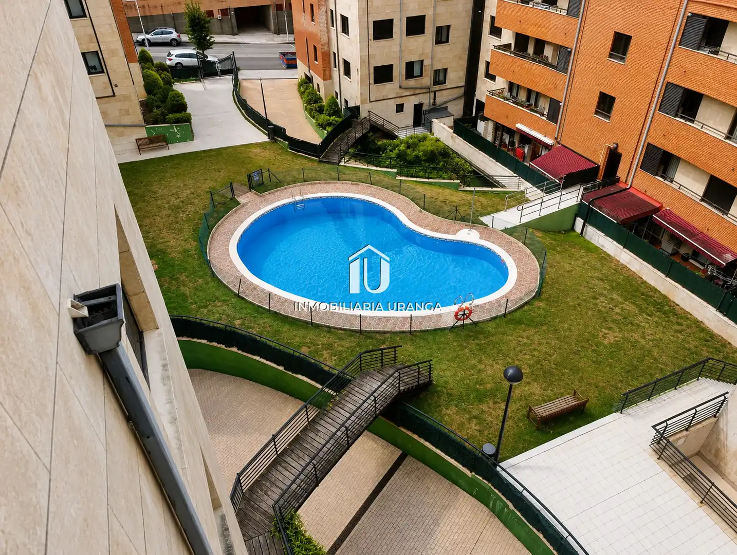 Piscina de Piso en venta en Castro-Urdiales con Calefacción, Terraza y Piscina comunitaria